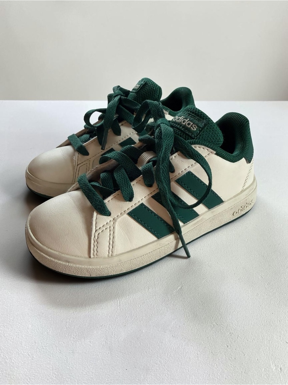 ADIDAS EUC Grand Court Green White Sneakers